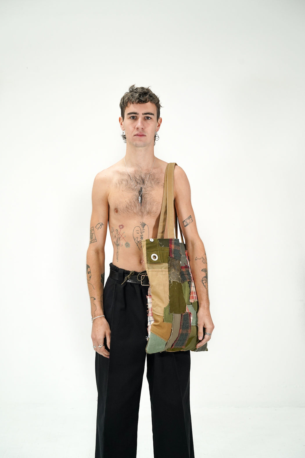 TOTE BAG UPCYCLING VÊTEMENTS MILITAIRE ZERO WASTE N°2