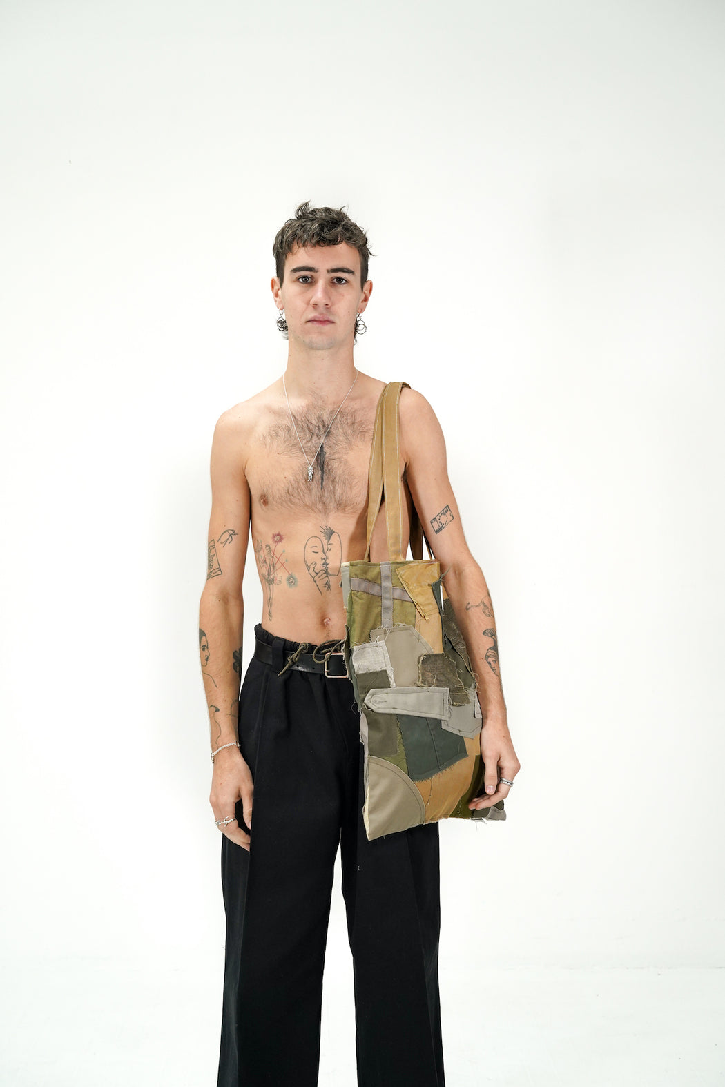 TOTE BAG UPCYCLING VÊTEMENTS MILITAIRE ZERO WASTE N°5